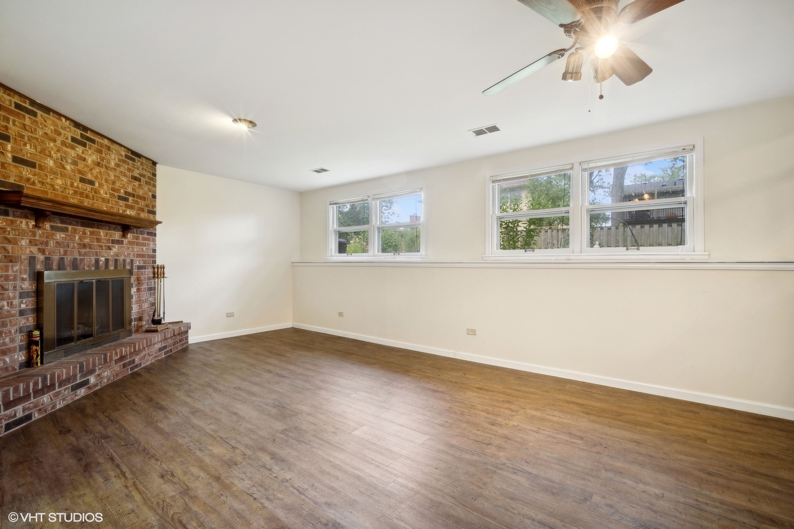 233 Downing Road Buffalo Grove, IL 60089 - Photo 14 of 36 Gallery Image 14