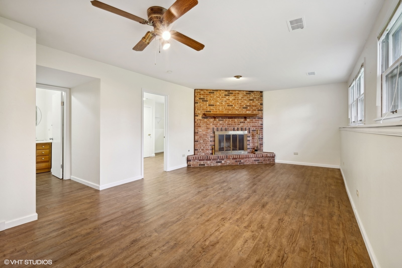 233 Downing Road Buffalo Grove, IL 60089 - Photo 15 of 36 Gallery Image 15