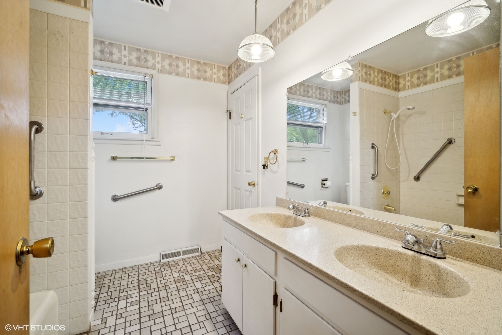 233 Downing Road Buffalo Grove, IL 60089 - Photo 19 of 36 Gallery Image 19
