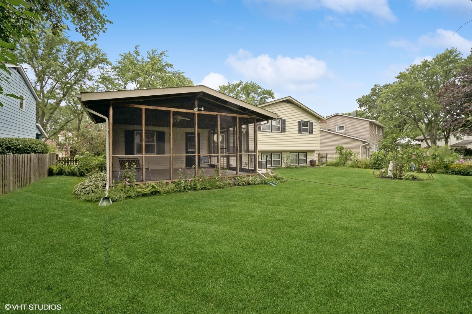 233 Downing Road Buffalo Grove, IL 60089 - Photo 27 of 36 Gallery Image 27
