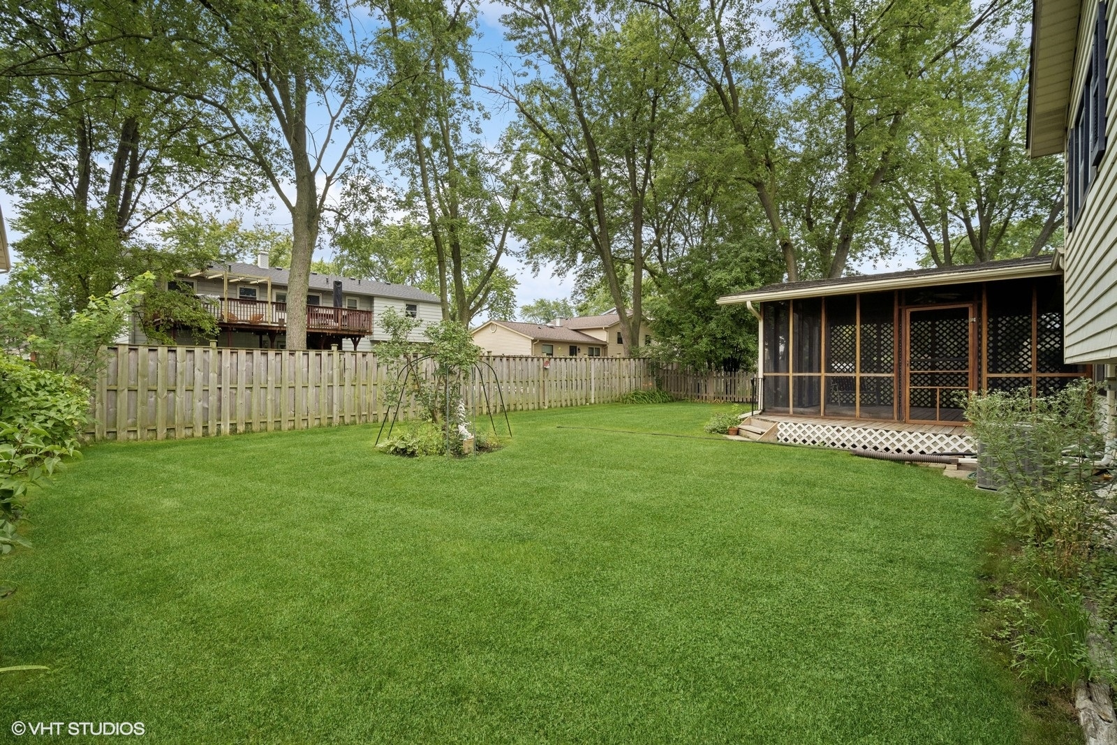 233 Downing Road Buffalo Grove, IL 60089 - Photo 28 of 36 Gallery Image 28