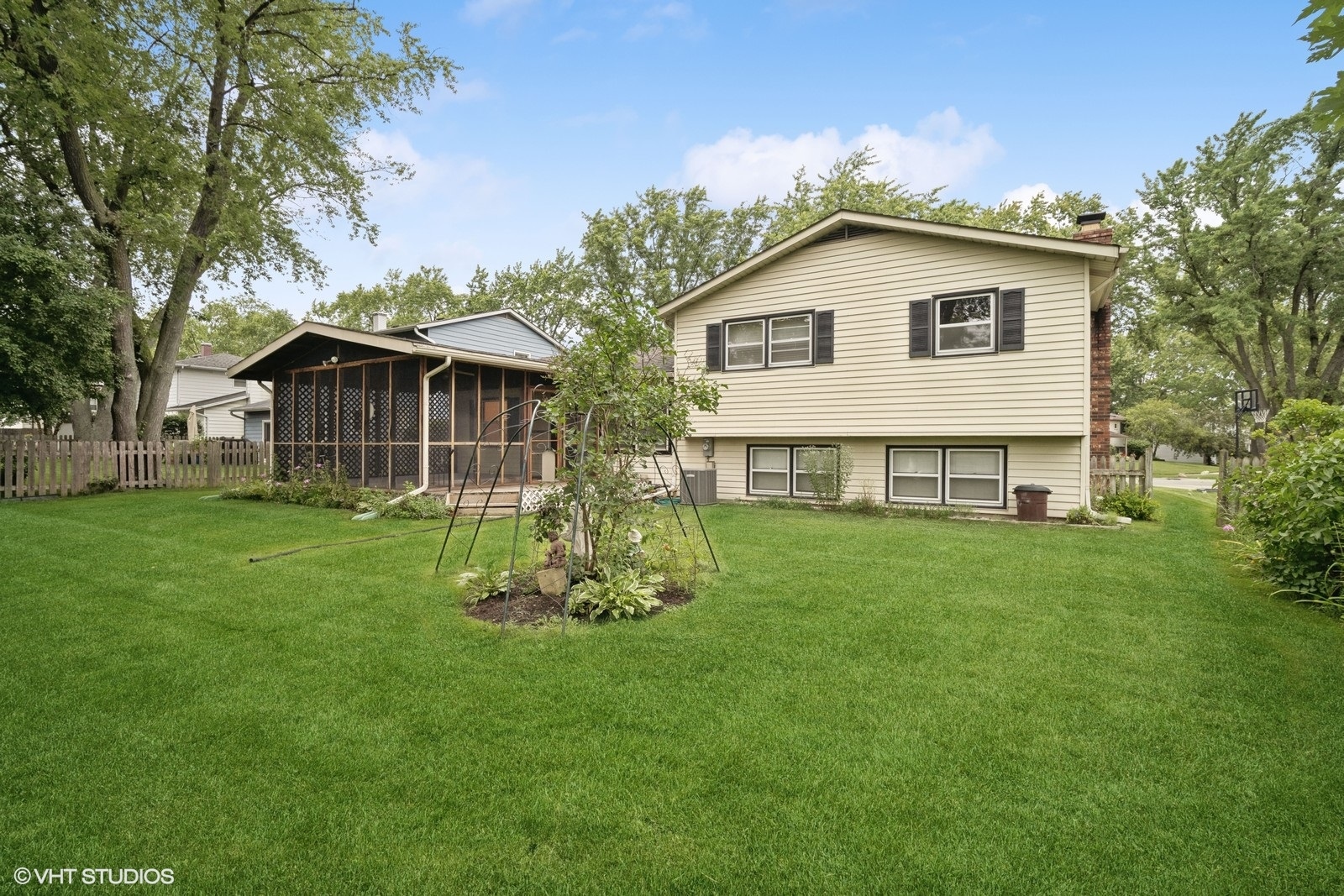 233 Downing Road Buffalo Grove, IL 60089 - Photo 29 of 36 Gallery Image 29