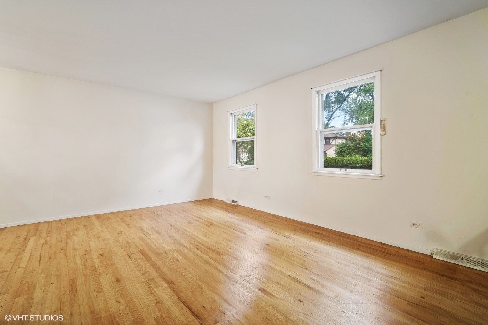 233 Downing Road Buffalo Grove, IL 60089 - Photo 5 of 36 Gallery Image 5