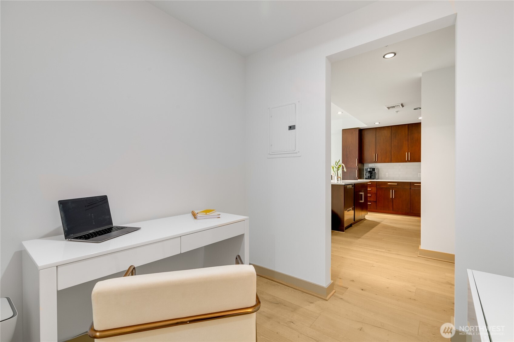 910 Lenora Street, Unit S1009 Seattle, WA 98121 - Photo 22 of 35 a workspace with a couch