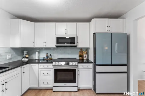 $360,000 | 640 Heritage Village, Unit B, Southbury, CT 06488