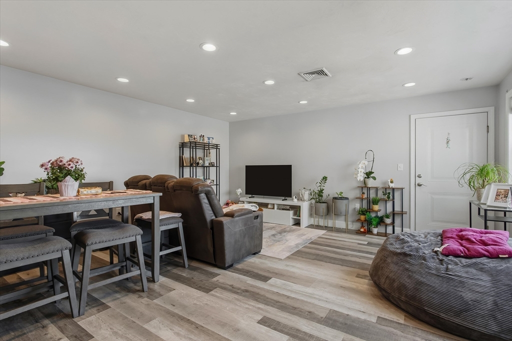 35 Shaw Street Lowell, MA 01851 - Photo 19 of 34