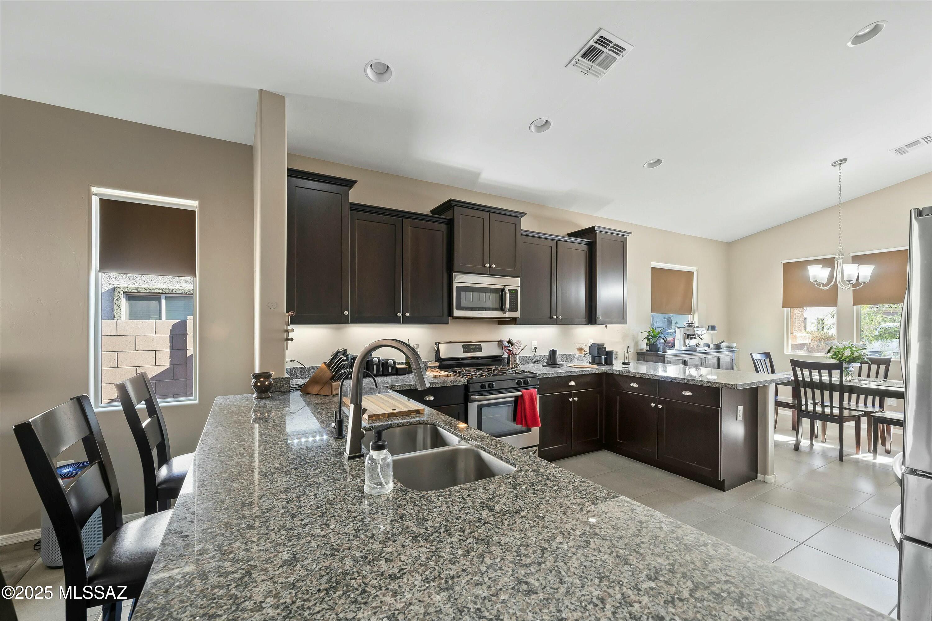 8820 West Moon Spring Road Marana, AZ 85653 - Photo 11 of 37