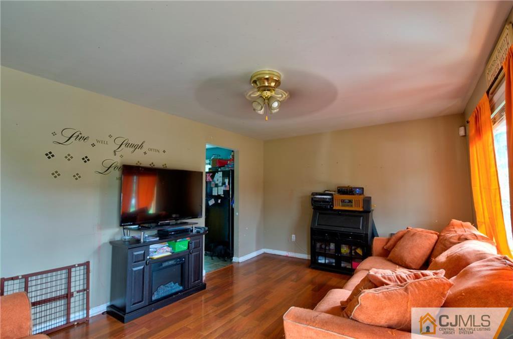 14 Kendall Road East Brunswick, NJ 08816 - Photo 4 of 10 Gallery Image 4