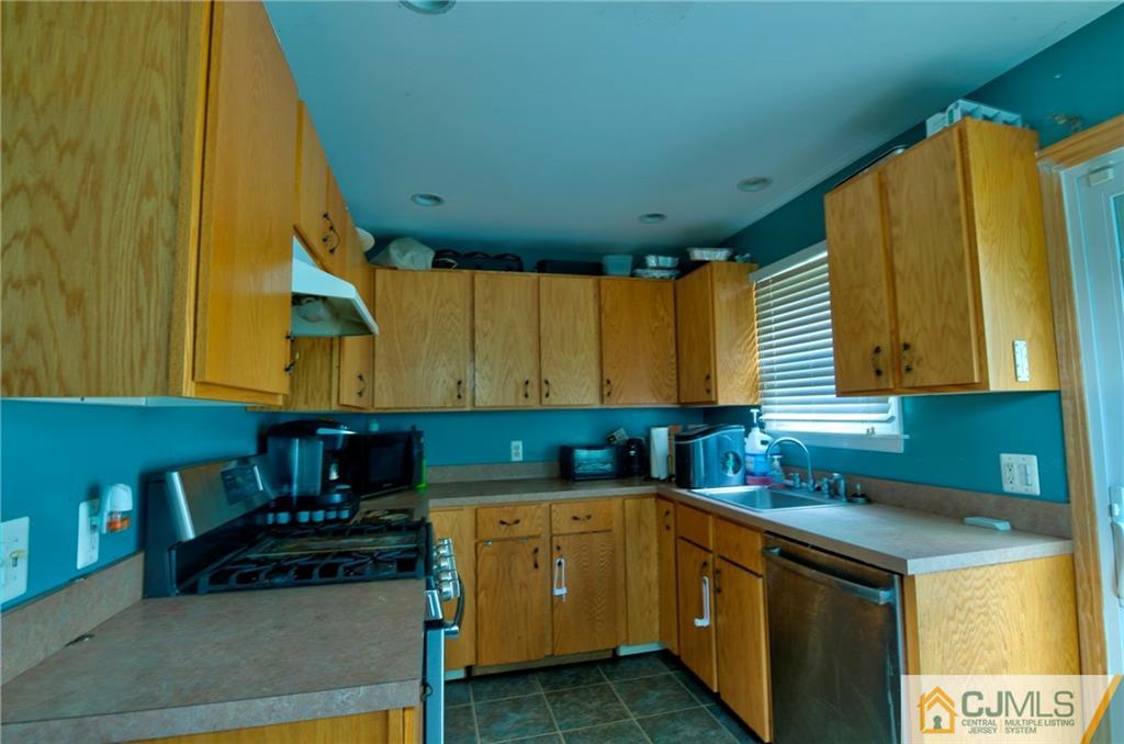 14 Kendall Road East Brunswick, NJ 08816 - Photo 5 of 10 Gallery Image 5