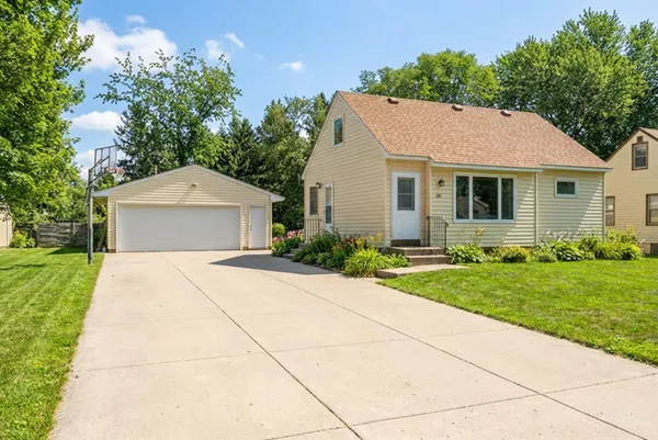 $295,000 | 8 Pointcross Drive, Circle Pines, MN 55014