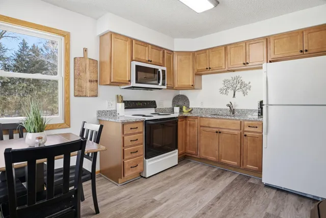 $285,000 | 8 Pointcross Drive, Circle Pines, MN 55014