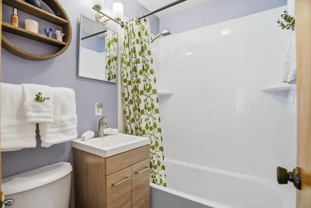 $285,000 | 8 Pointcross Drive, Circle Pines, MN 55014