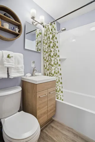 $285,000 | 8 Pointcross Drive, Circle Pines, MN 55014