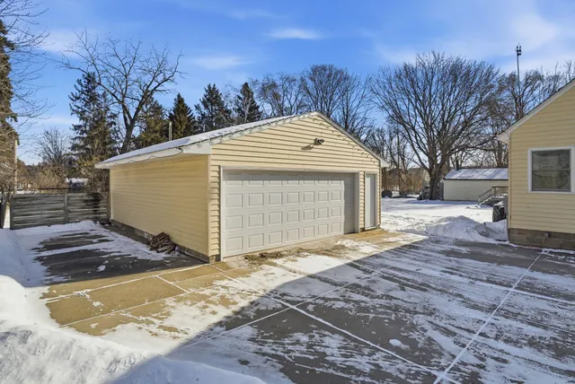$285,000 | 8 Pointcross Drive, Circle Pines, MN 55014