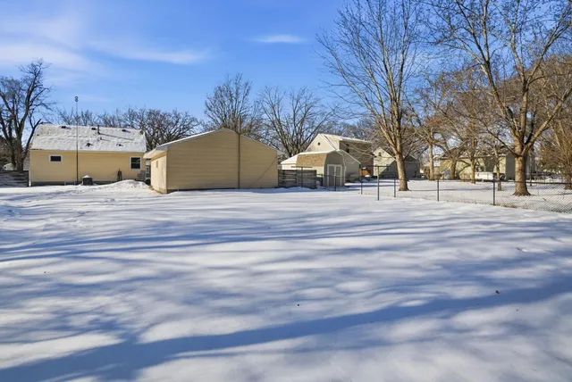 $285,000 | 8 Pointcross Drive, Circle Pines, MN 55014