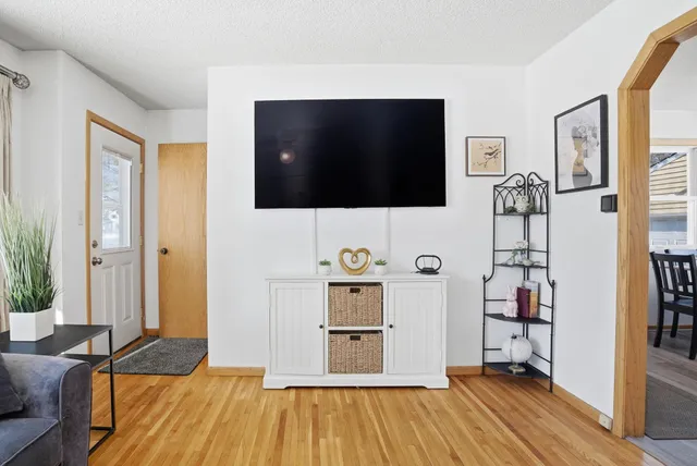 $285,000 | 8 Pointcross Drive, Circle Pines, MN 55014