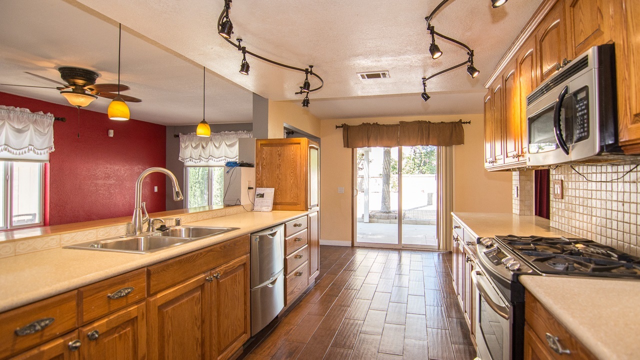 1678 Countryside Drive Vista, CA 92081 - Photo 2 of 16