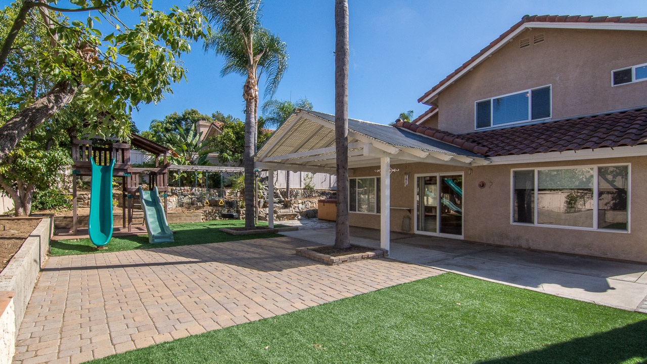 1678 Countryside Drive Vista, CA 92081 - Photo 3 of 16