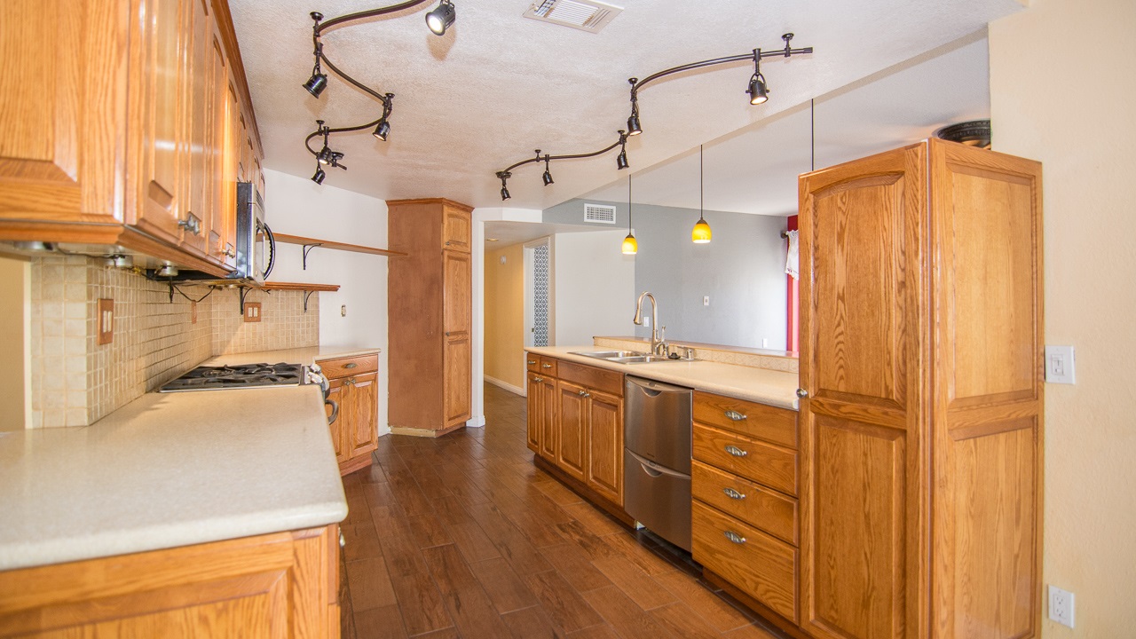 1678 Countryside Drive Vista, CA 92081 - Photo 4 of 16
