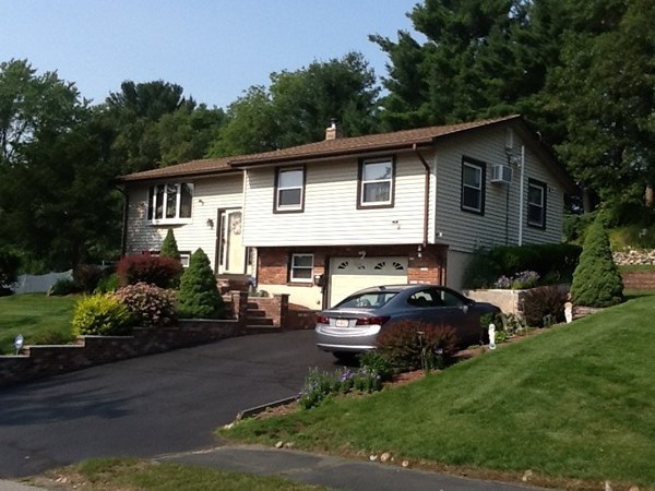 17 Donegal Road Peabody, MA 01960 - Photo 11 of 16 Gallery Image 11