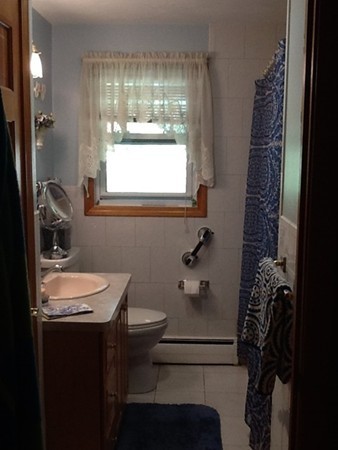17 Donegal Road Peabody, MA 01960 - Photo 6 of 16 Gallery Image 6