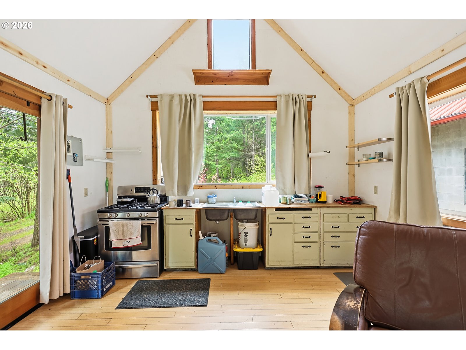 565 Canyon Road Lyle, WA 98635 - Photo 6 of 32