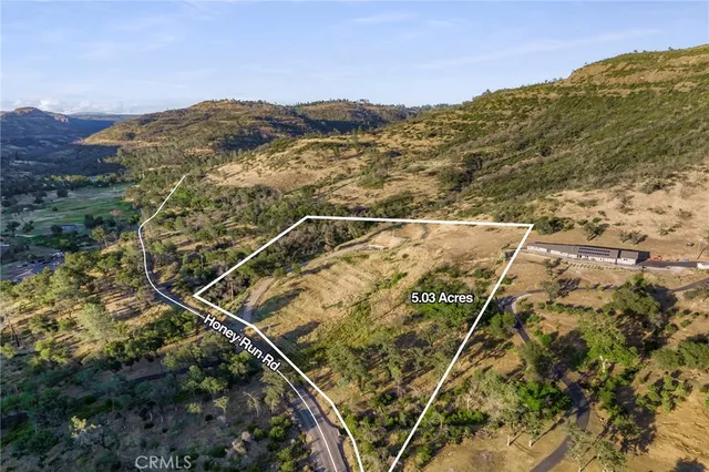 a view of outside area