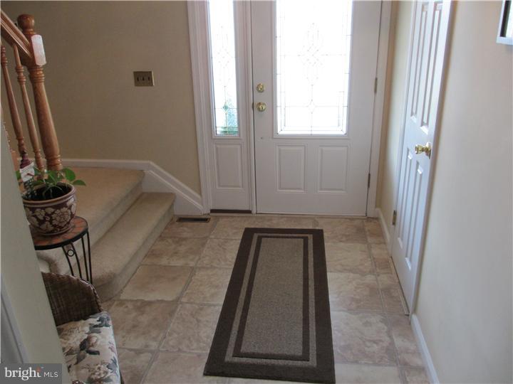 9 Marlon Pond Road Hamilton Square, NJ 08690 - Photo 3 of 25