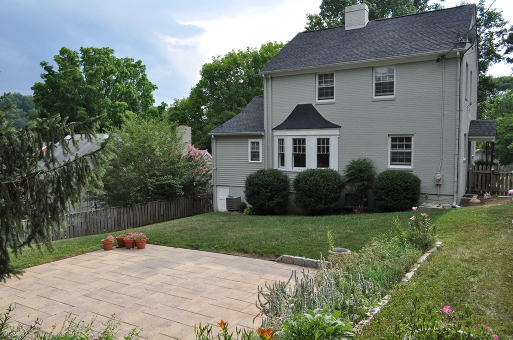 1822 Sheffield Road Southwest Roanoke, VA 24015 - Photo 2 of 49 Rear
