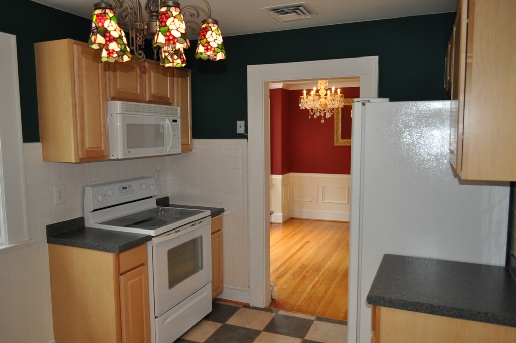 1822 Sheffield Road Southwest Roanoke, VA 24015 - Photo 14 of 49 Kitchen