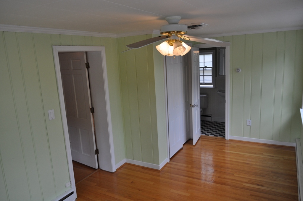 1822 Sheffield Road Southwest Roanoke, VA 24015 - Photo 22 of 49 Office/Bedroom 4