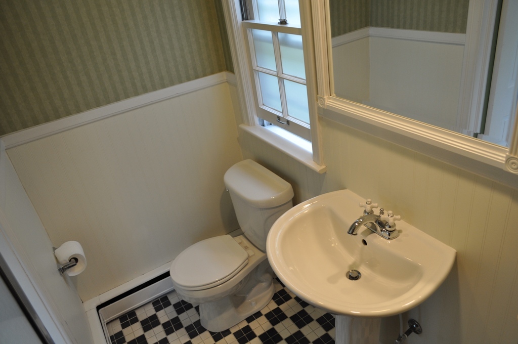1822 Sheffield Road Southwest Roanoke, VA 24015 - Photo 23 of 49 Entry Level Full Bath