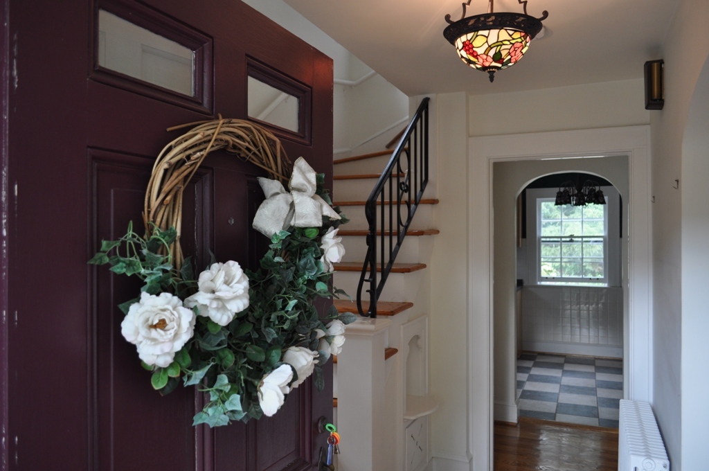 1822 Sheffield Road Southwest Roanoke, VA 24015 - Photo 5 of 49 Front Entry