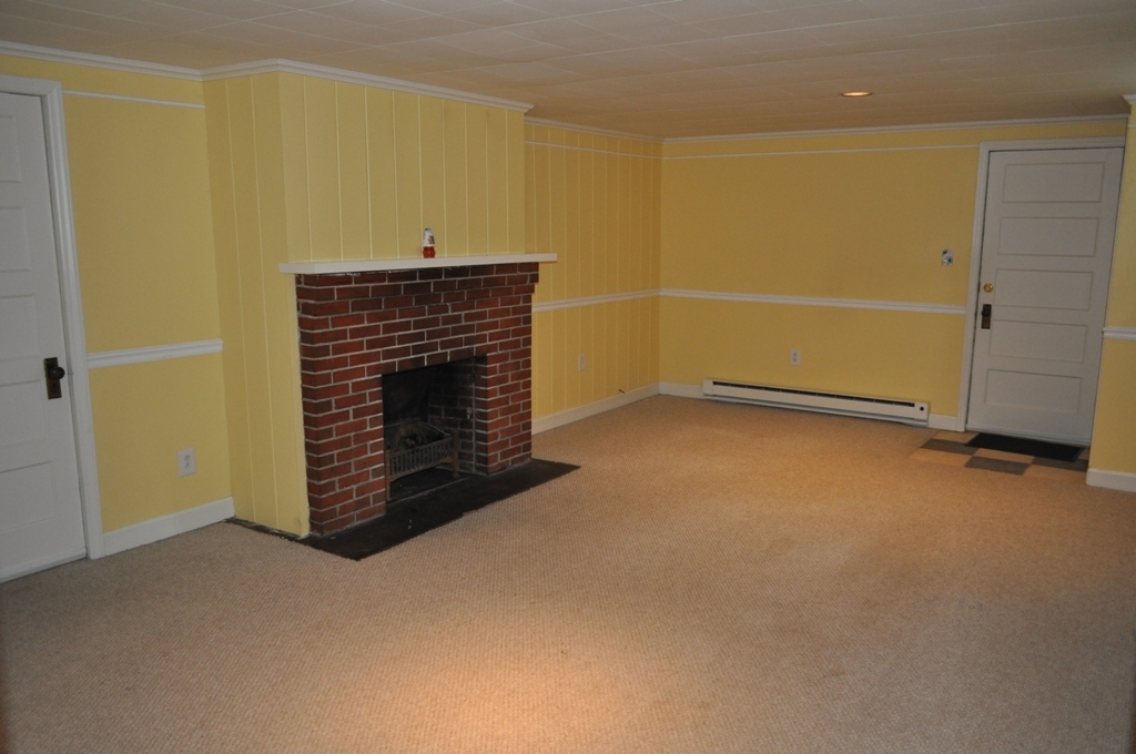 1822 Sheffield Road Southwest Roanoke, VA 24015 - Photo 42 of 49 Family Room