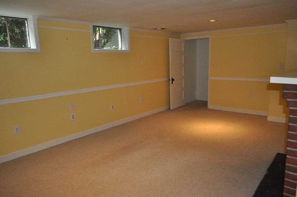 1822 Sheffield Road Southwest Roanoke, VA 24015 - Photo 44 of 49 Family Room