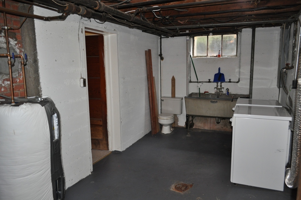1822 Sheffield Road Southwest Roanoke, VA 24015 - Photo 45 of 49 Laundry/Utility
