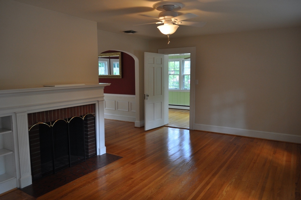 1822 Sheffield Road Southwest Roanoke, VA 24015 - Photo 8 of 49 Living Room