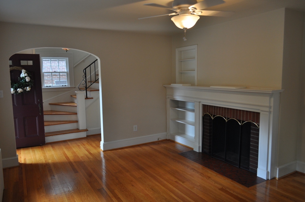 1822 Sheffield Road Southwest Roanoke, VA 24015 - Photo 9 of 49 Living Room