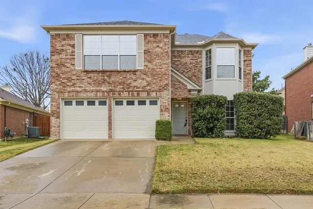 $400,000 | 919 Waterford Way, Euless, TX 76039