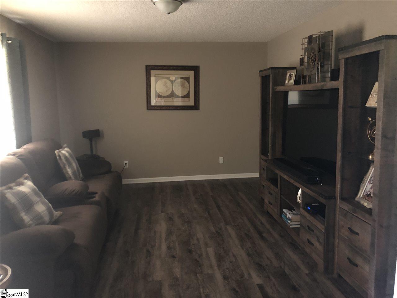 905 Berry Shoals Road Duncan, SC 29334 - Photo 5 of 13 Gallery Image 5