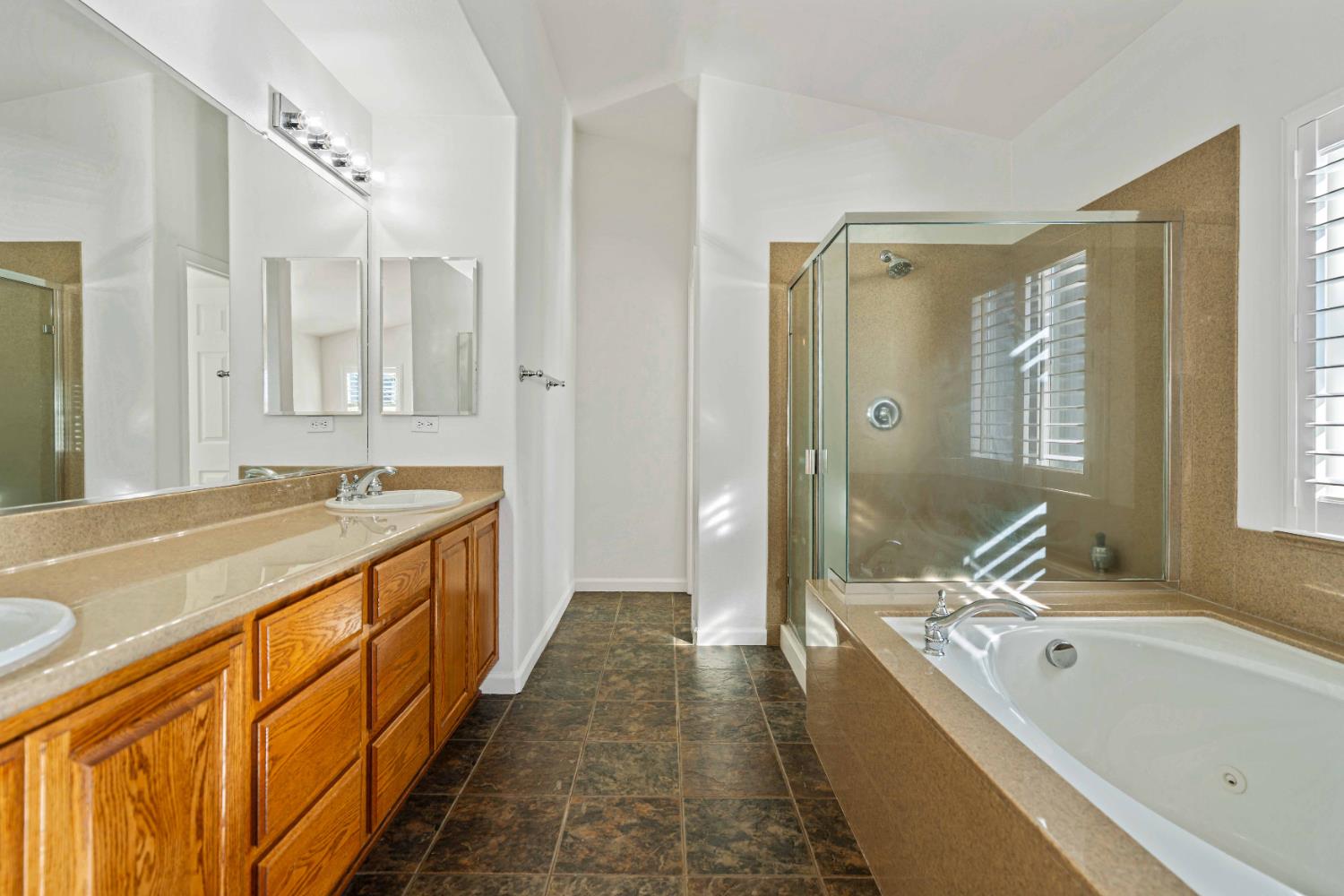 1434 Augusta Pointe Drive Ripon, CA 95366 - Photo 32 of 70