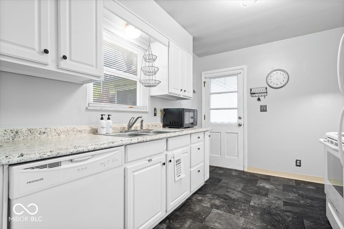 Undisclosed Address Indianapolis, IN 46240 - Photo 12 of 46