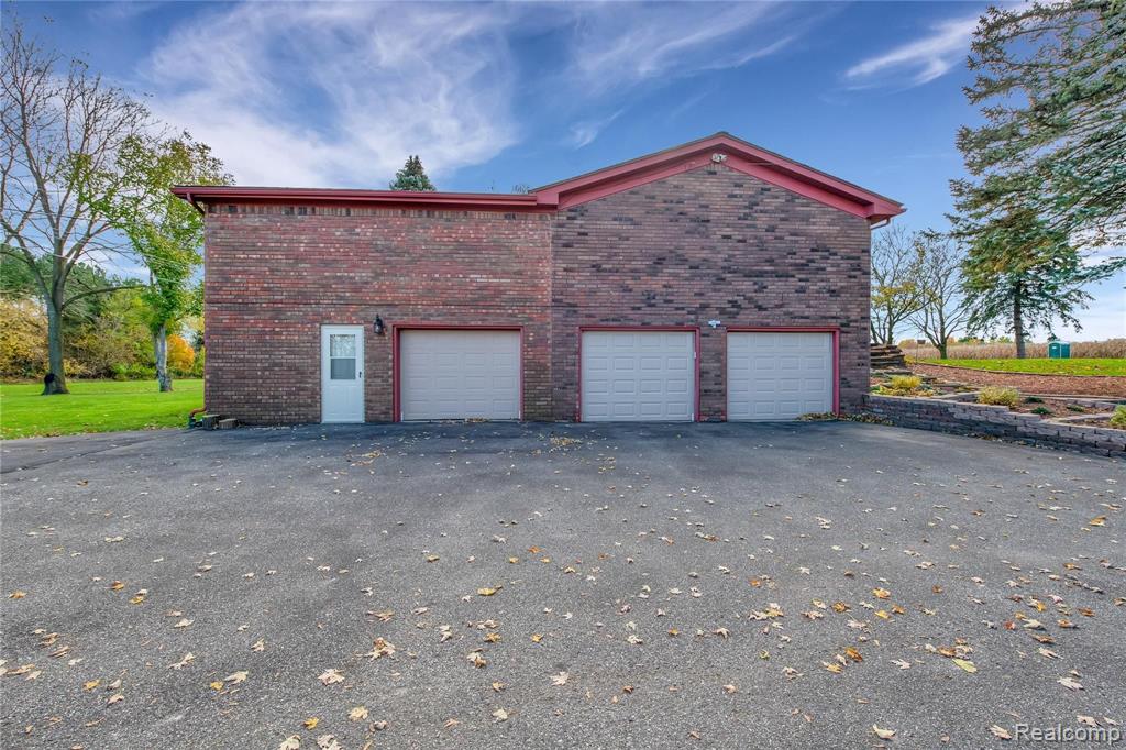 4853 Kidder Road Almont, MI 48003 - Photo 30 of 31