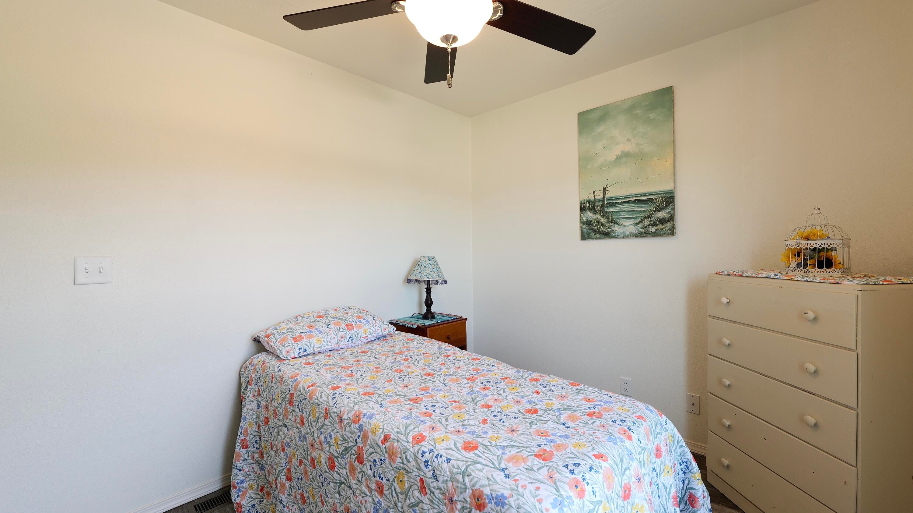8401 Old Stage Road, Unit 13 Central Point, OR 97502 - Photo 46 of 63 Guest Bedroom