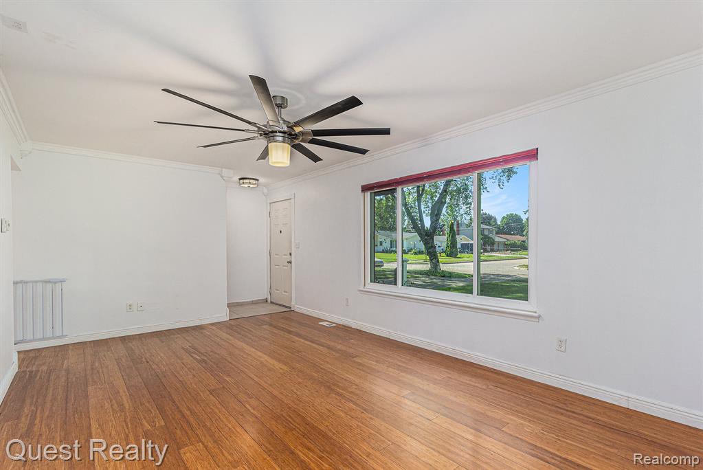 8263 Smethwick Road Sterling Heights, MI 48312 - Photo 4 of 25