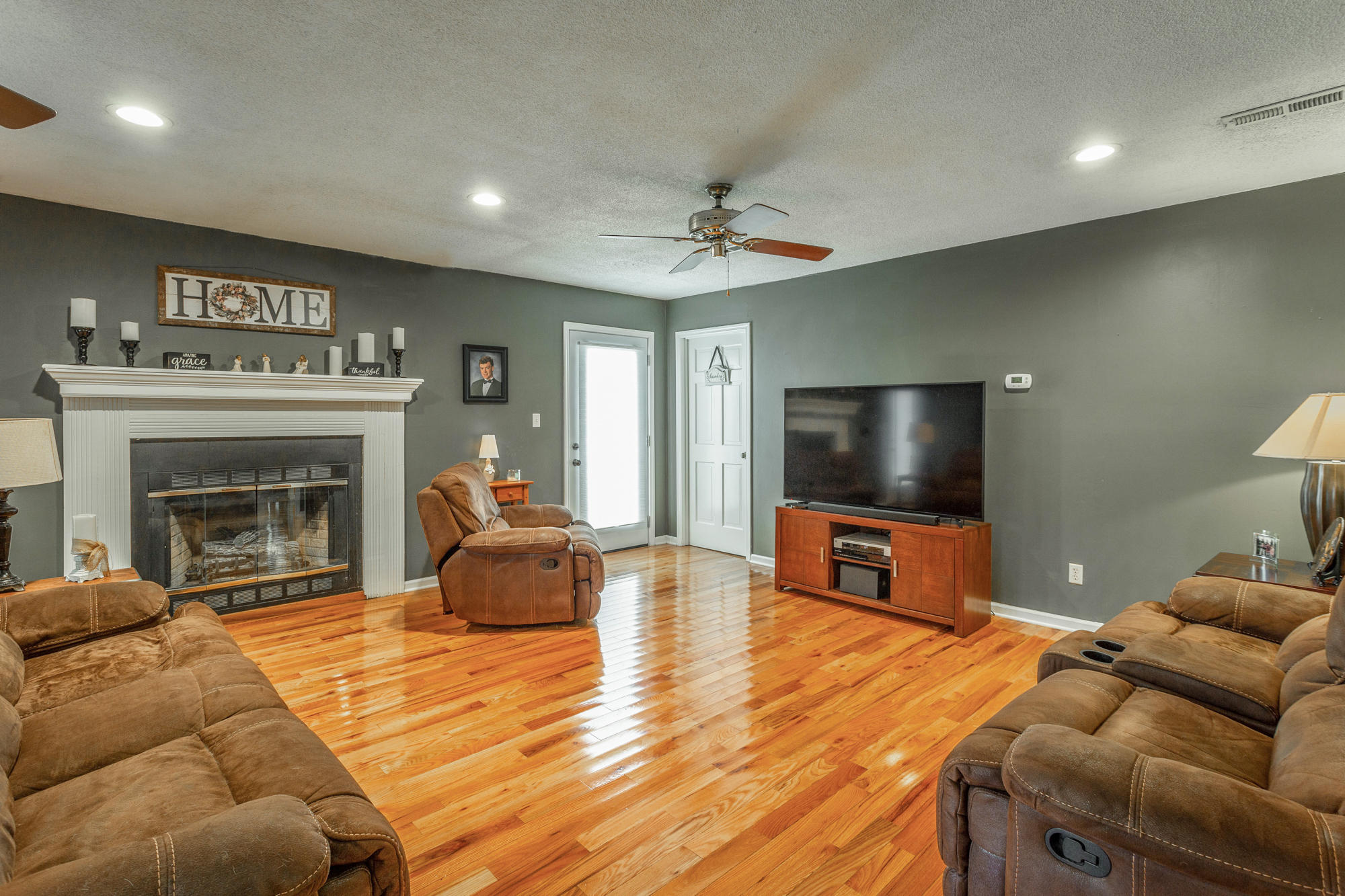 203 Everett Road Ringgold, GA 30736 - Photo 13 of 57 Living room
