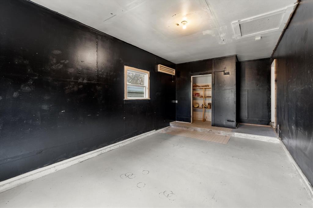 714 Jeanell Street Quitman, TX 75783 - Photo 10 of 20 an empty room with windows