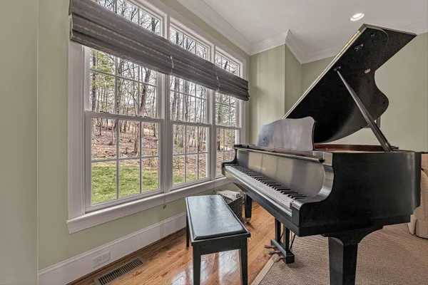 $1,199,000 | 5464 Ridgelea Estates Drive, Roanoke, VA 24018