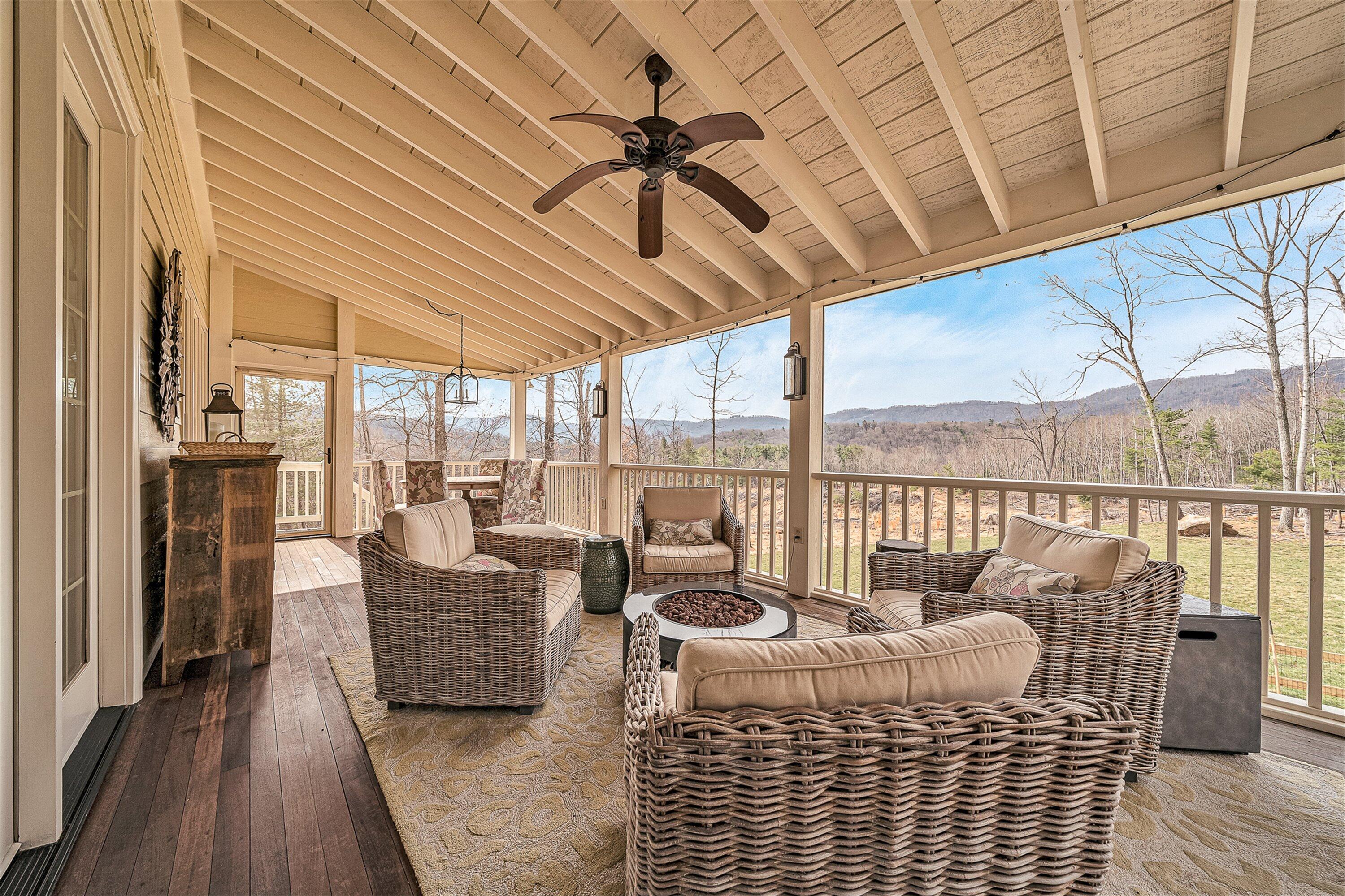 5464 Ridgelea Estates Drive Roanoke, VA 24018 - Photo 15 of 85 Screened porch