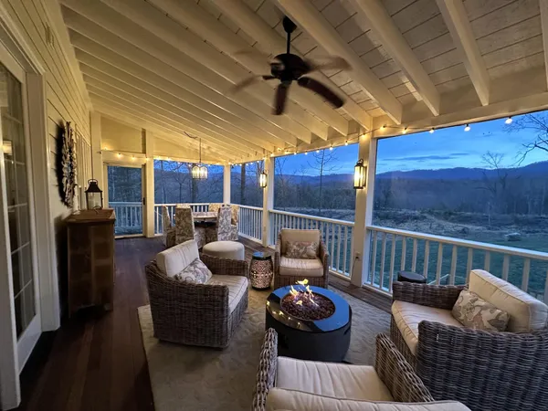 $1,199,000 | 5464 Ridgelea Estates Drive, Roanoke, VA 24018